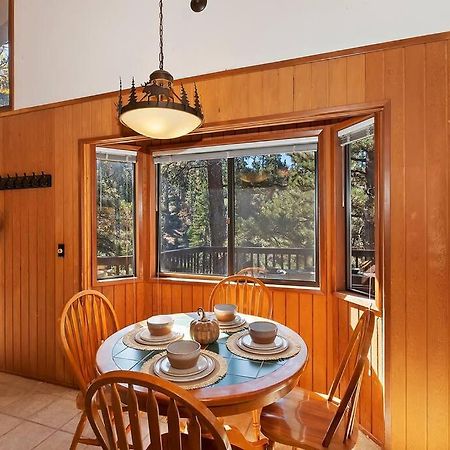 ビッグ・ベアー・レイク Everwood Serenity Treehouse Ontrail Head/Sleddingヴィラ エクステリア 写真