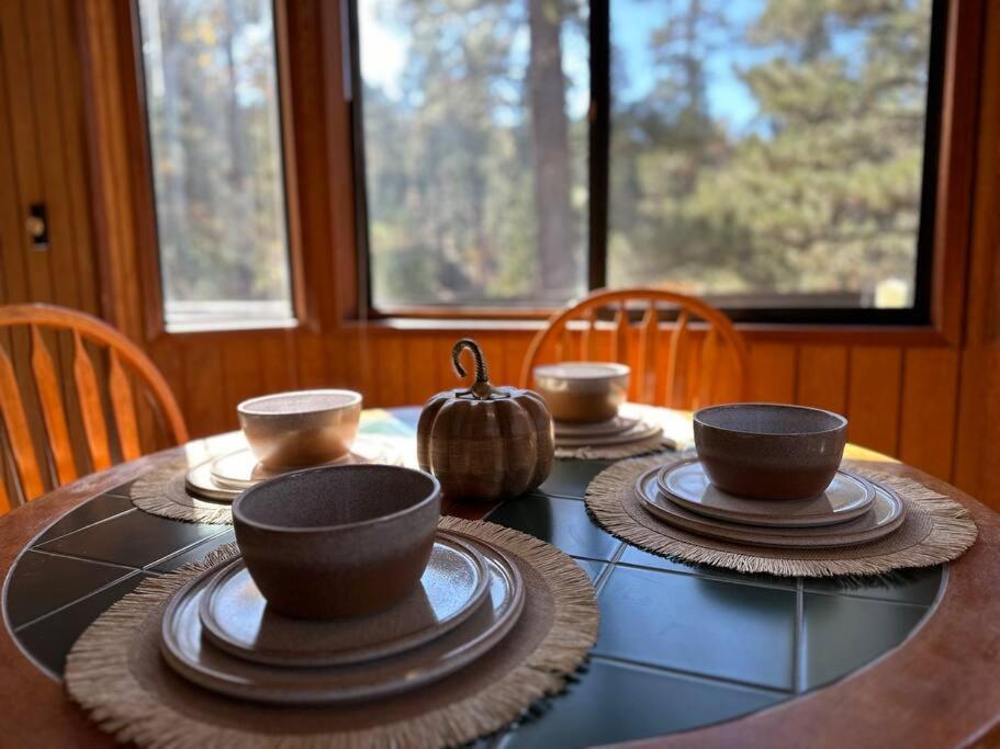 ビッグ・ベアー・レイク Everwood Serenity Treehouse Ontrail Head/Sleddingヴィラ エクステリア 写真
