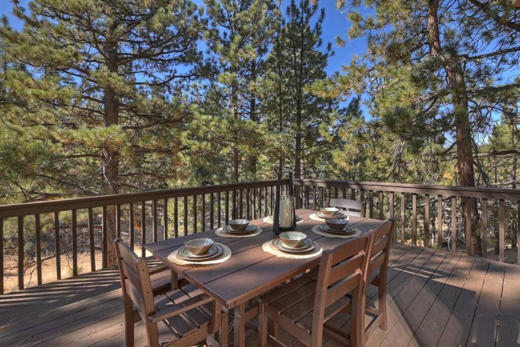 ビッグ・ベアー・レイク Everwood Serenity Treehouse Ontrail Head/Sleddingヴィラ エクステリア 写真