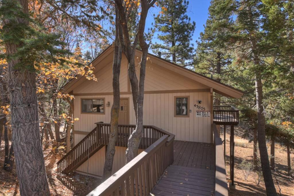 ビッグ・ベアー・レイク Everwood Serenity Treehouse Ontrail Head/Sleddingヴィラ エクステリア 写真