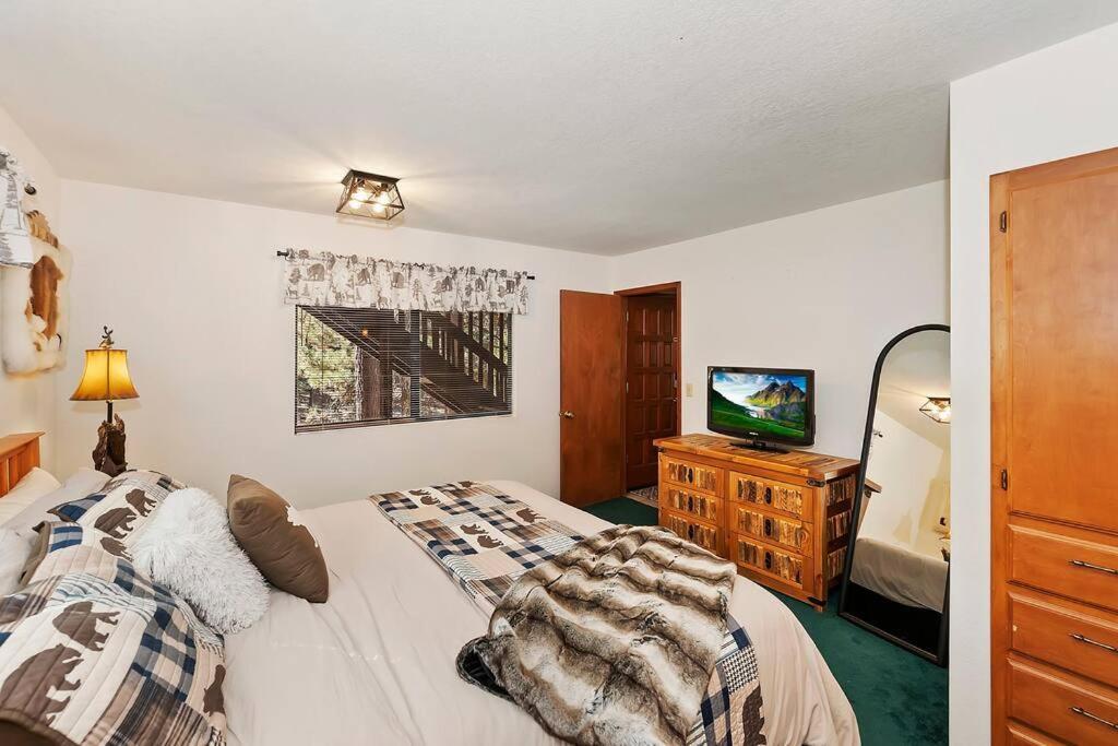 ビッグ・ベアー・レイク Everwood Serenity Treehouse Ontrail Head/Sleddingヴィラ エクステリア 写真