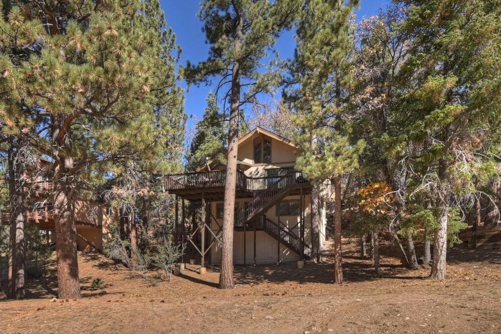 ビッグ・ベアー・レイク Everwood Serenity Treehouse Ontrail Head/Sleddingヴィラ エクステリア 写真